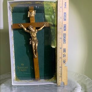 Jeweled Cross Walnut Crucifix w/Gold tone Jesus Sculpture INRI NWT&BOX 8 in tall